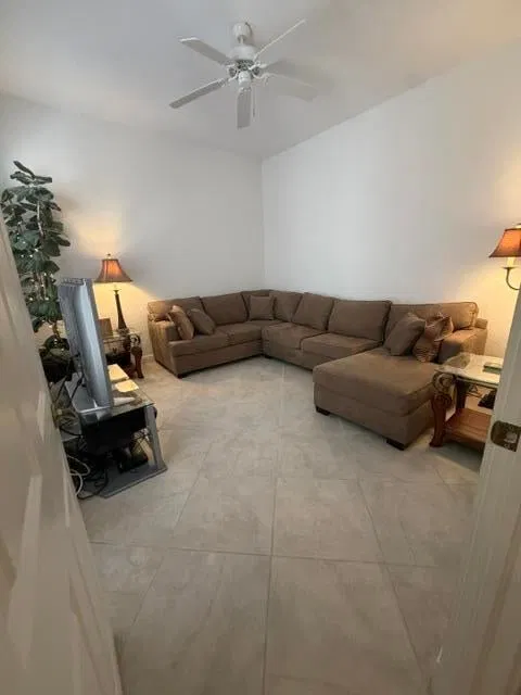 Residence photo 16