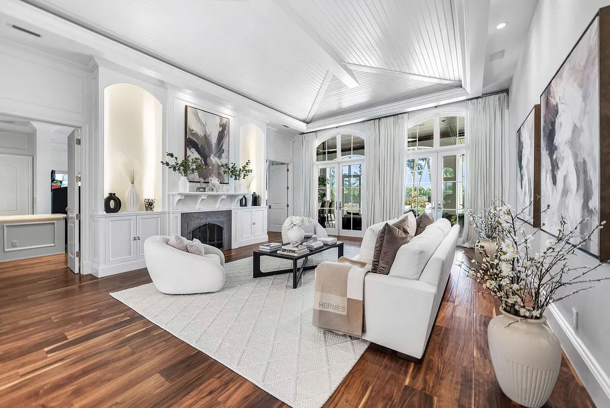 Royal Palm Yacht and Country Club Residence photo 7