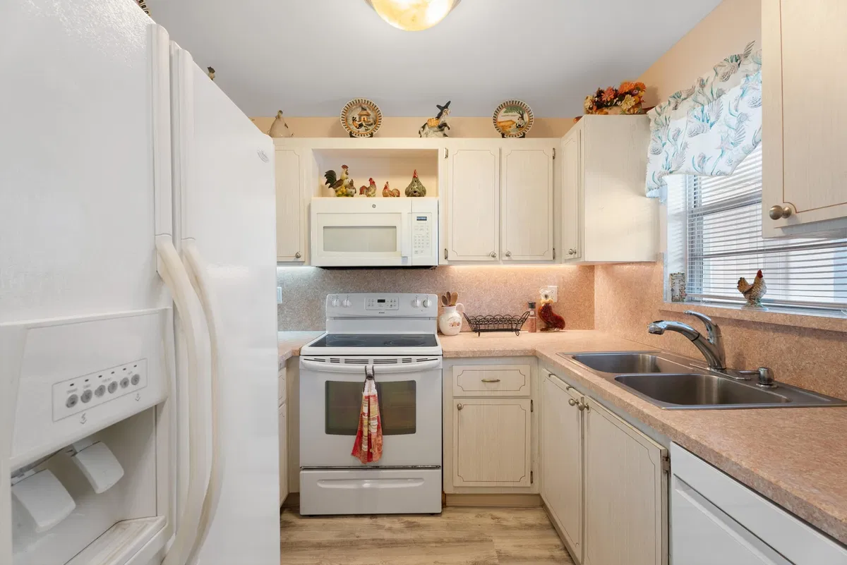 Unit N14 photo 13