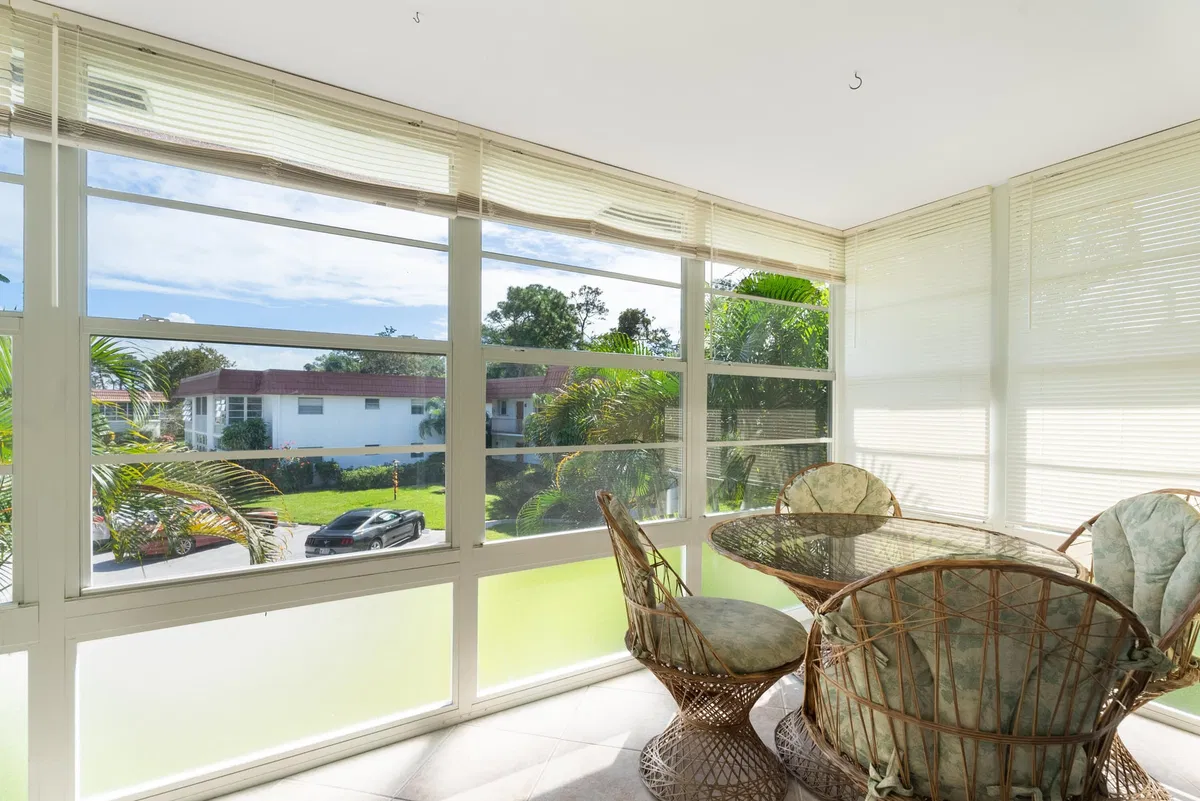 Unit N14 photo 28