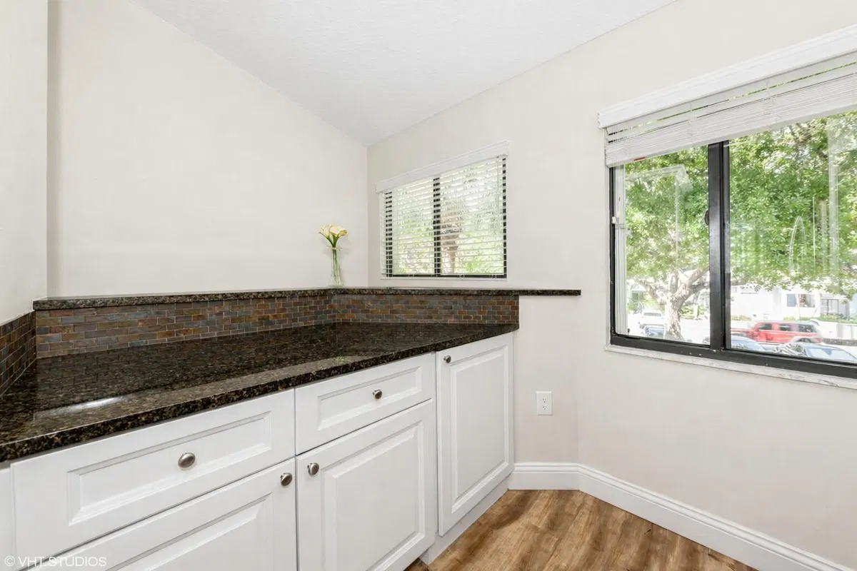  Residence photo 7
