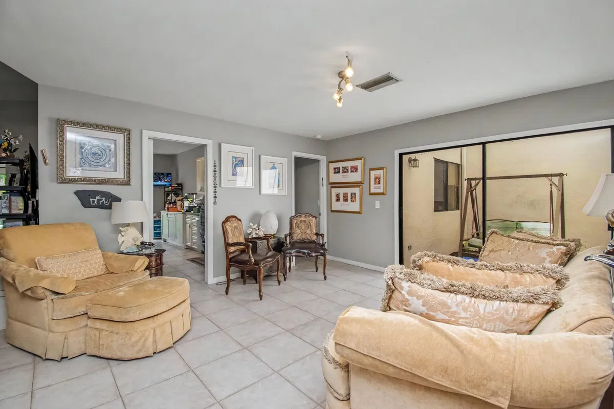 Residence photo 7