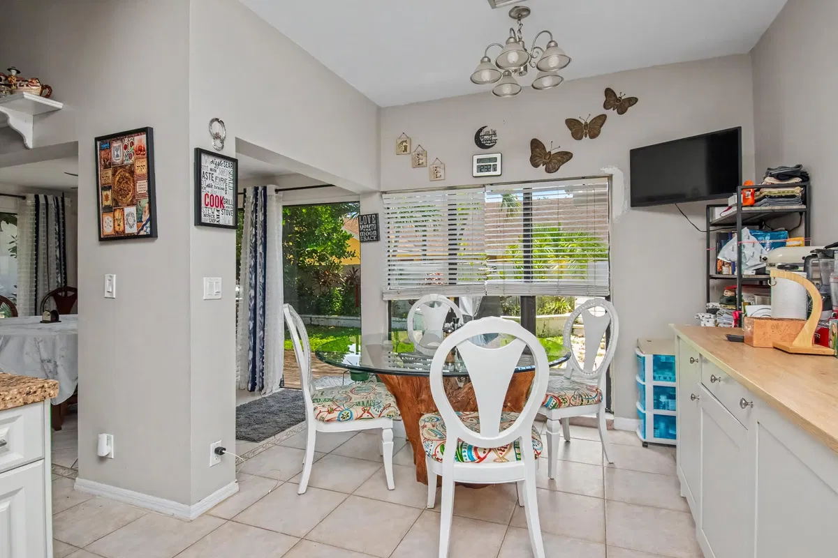 Residence photo 19