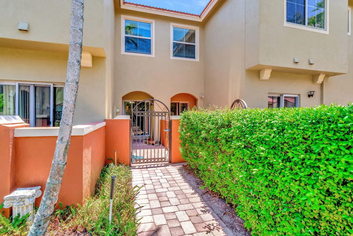 Residence photo 34