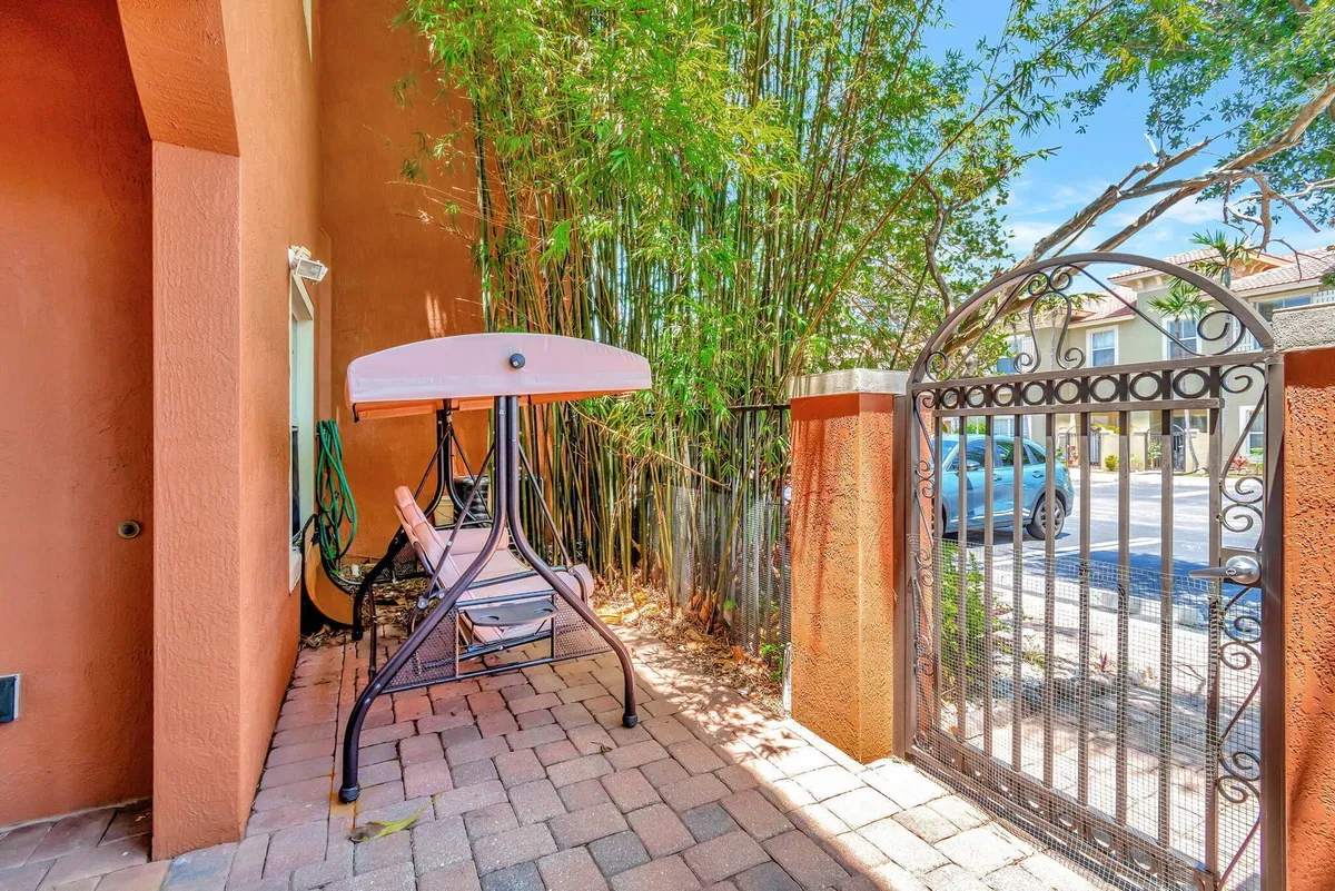 Residence photo 37