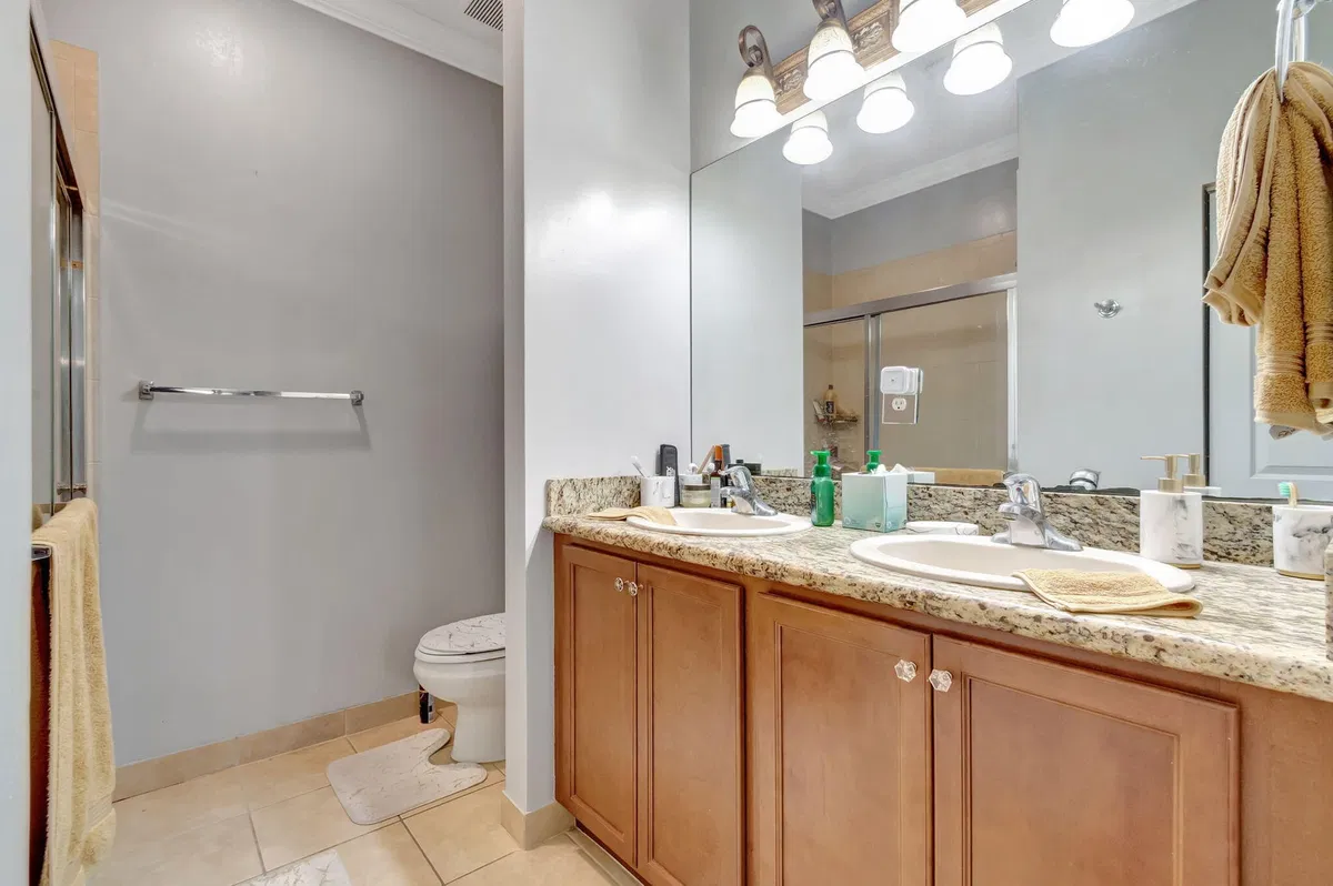 Residence photo 16