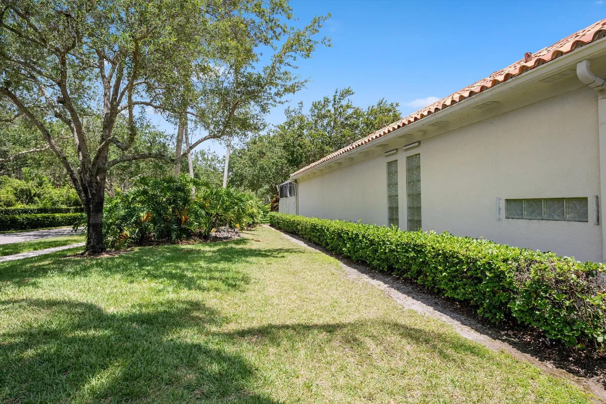  Residence photo 34