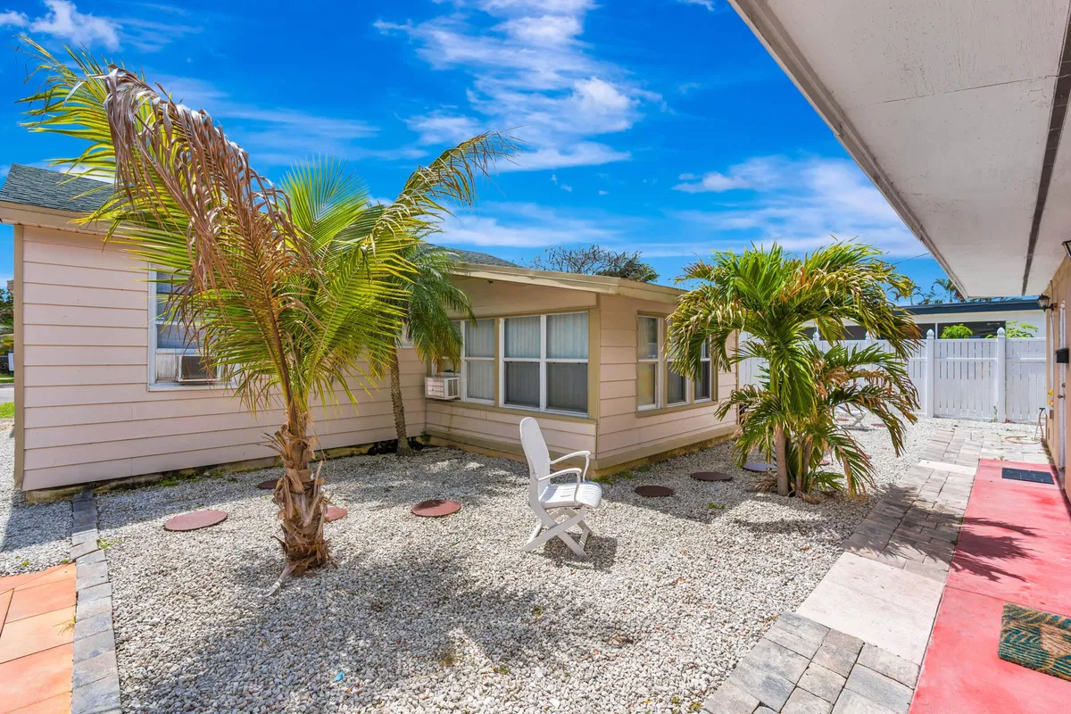 Residence photo 19
