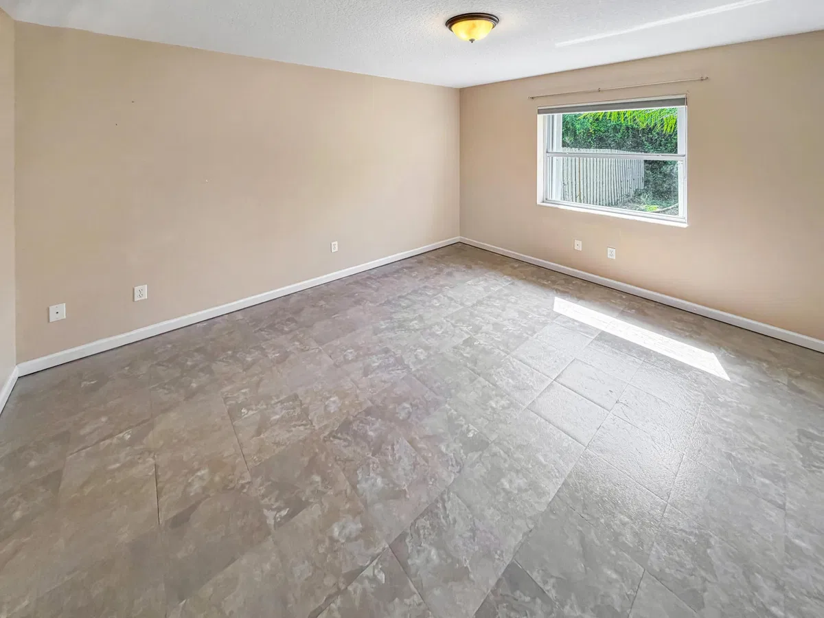 Residence photo 4