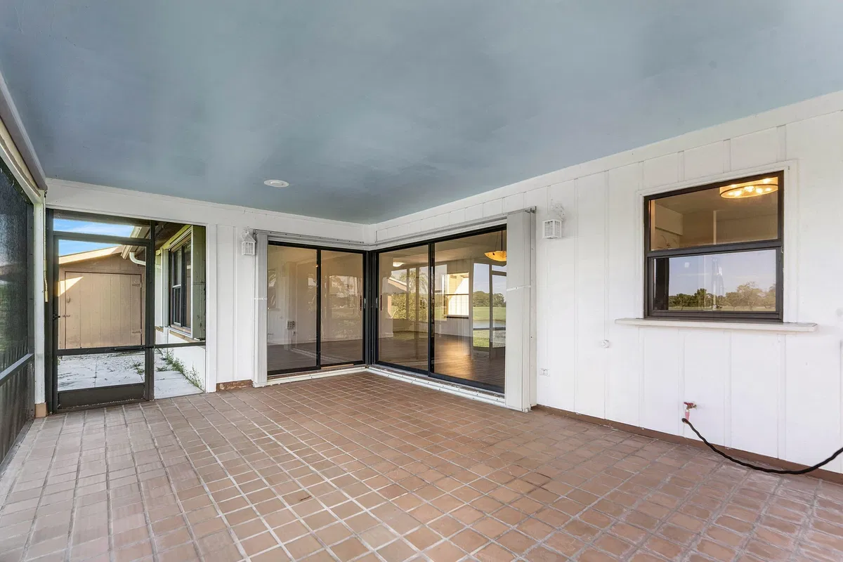 Eastpointe Country Club Residence photo 28