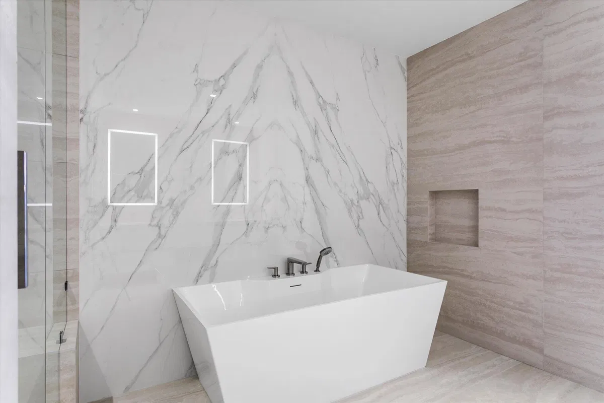 Alba Palm Beach Unit 102 photo 19