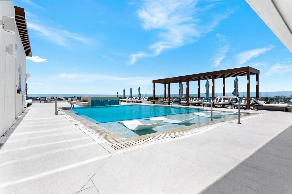 Alba Palm Beach Unit 102 photo 37