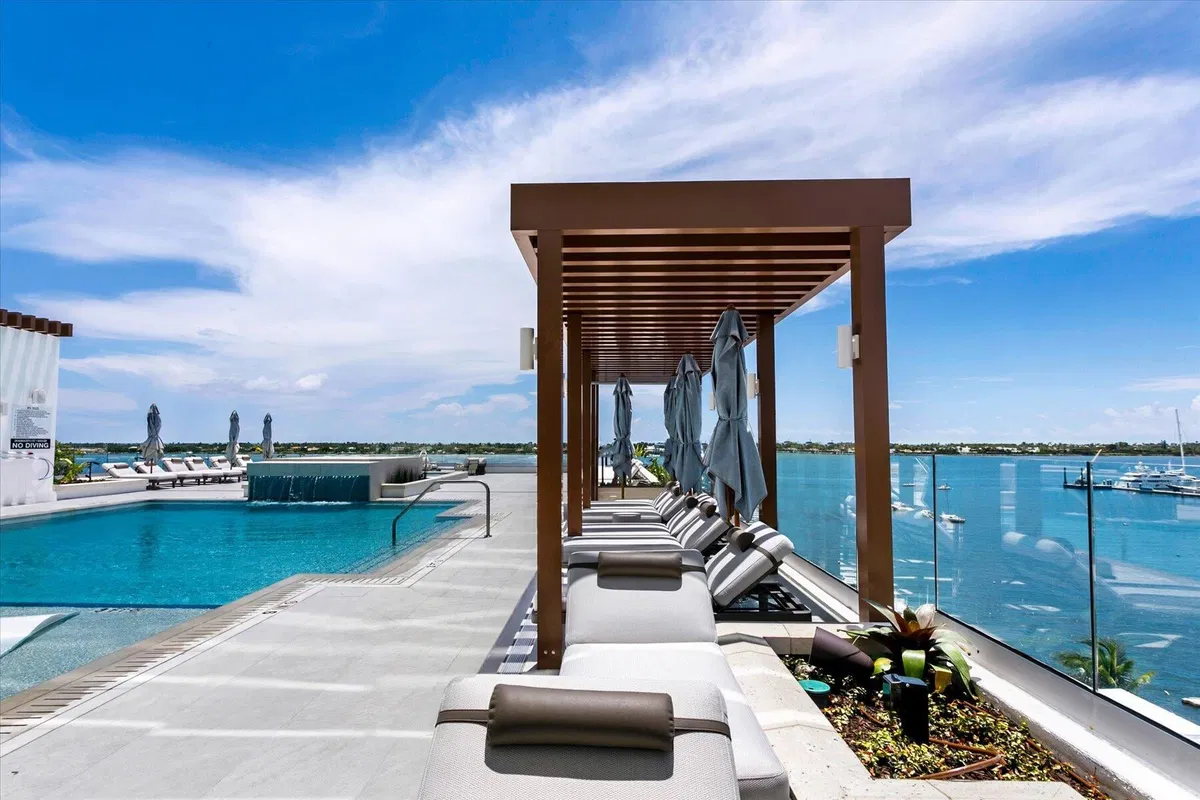 Alba Palm Beach Unit 102 photo 43