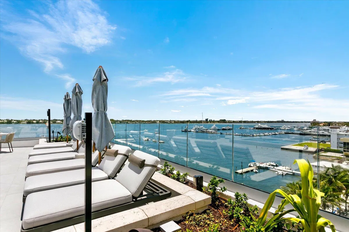 Alba Palm Beach Unit 102 photo 46