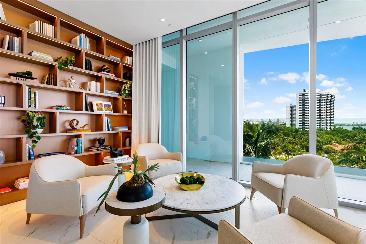 Alba Palm Beach Unit 102 photo 52
