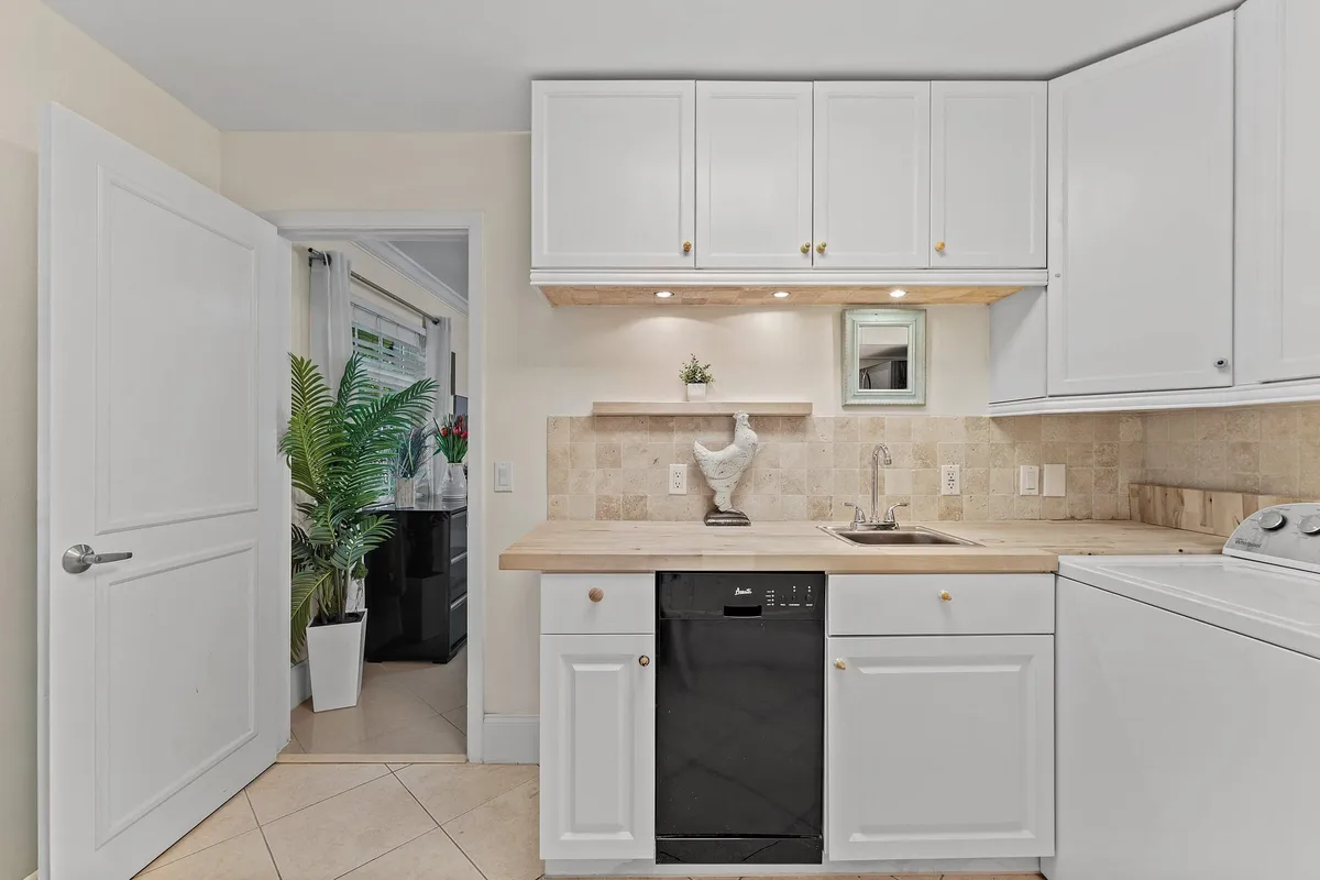 Residence photo 22