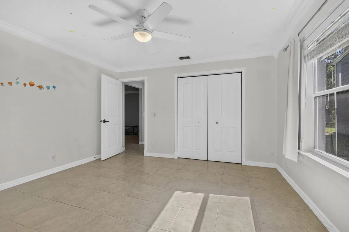  Residence photo 19