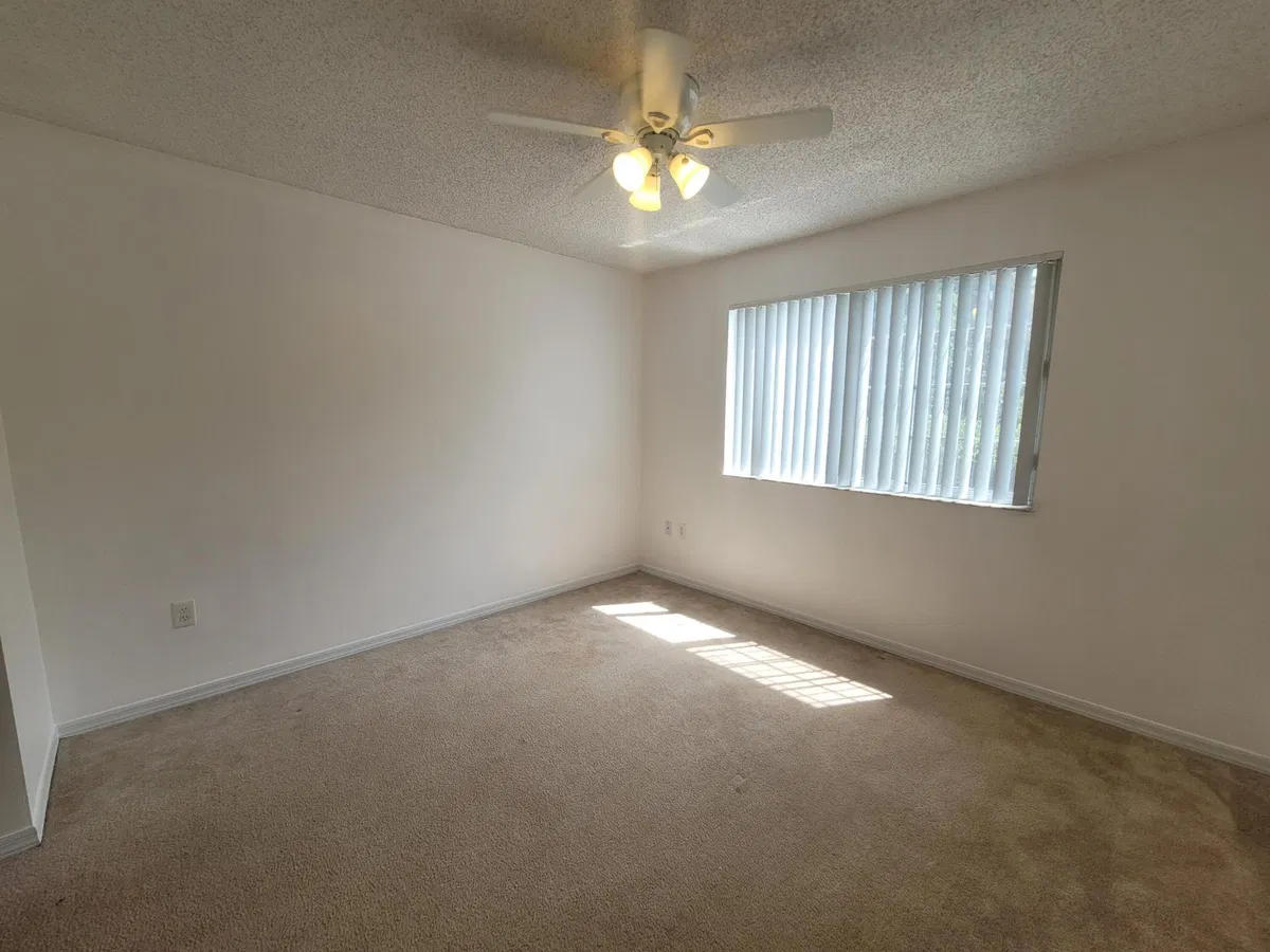 Unit 1204 photo 7