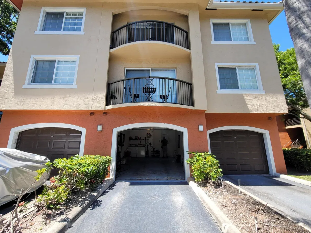 Unit 1204 photo 10
