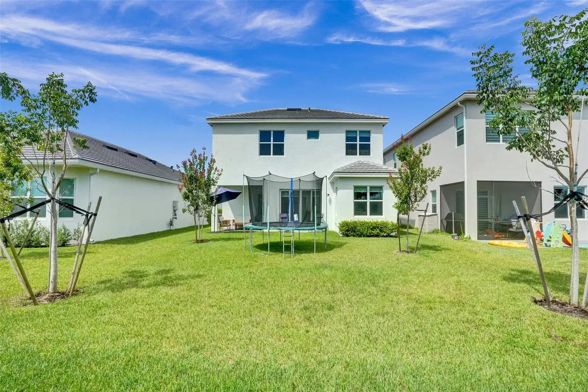 Residence photo 4