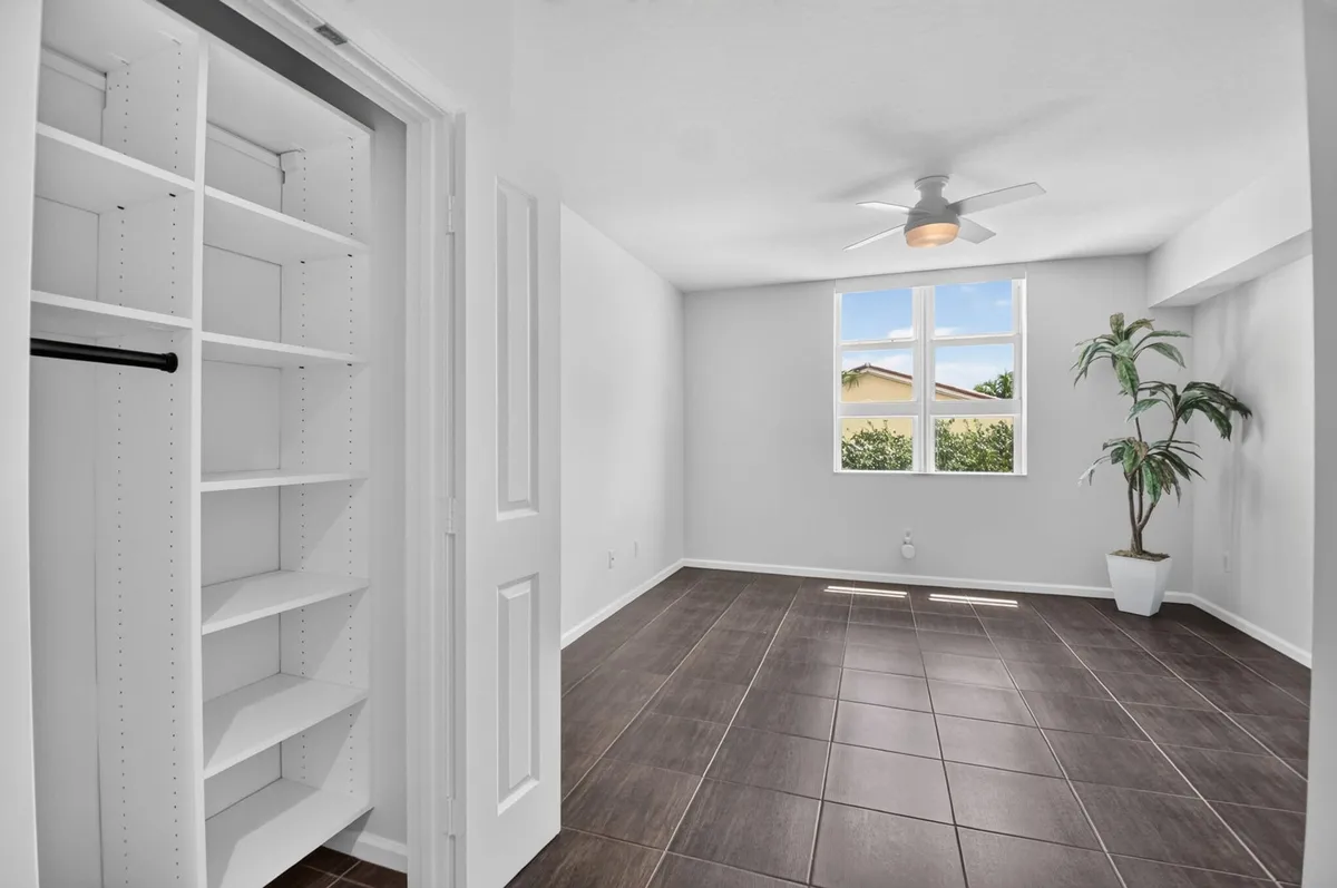 The Metropolitan Unit 307 photo 22