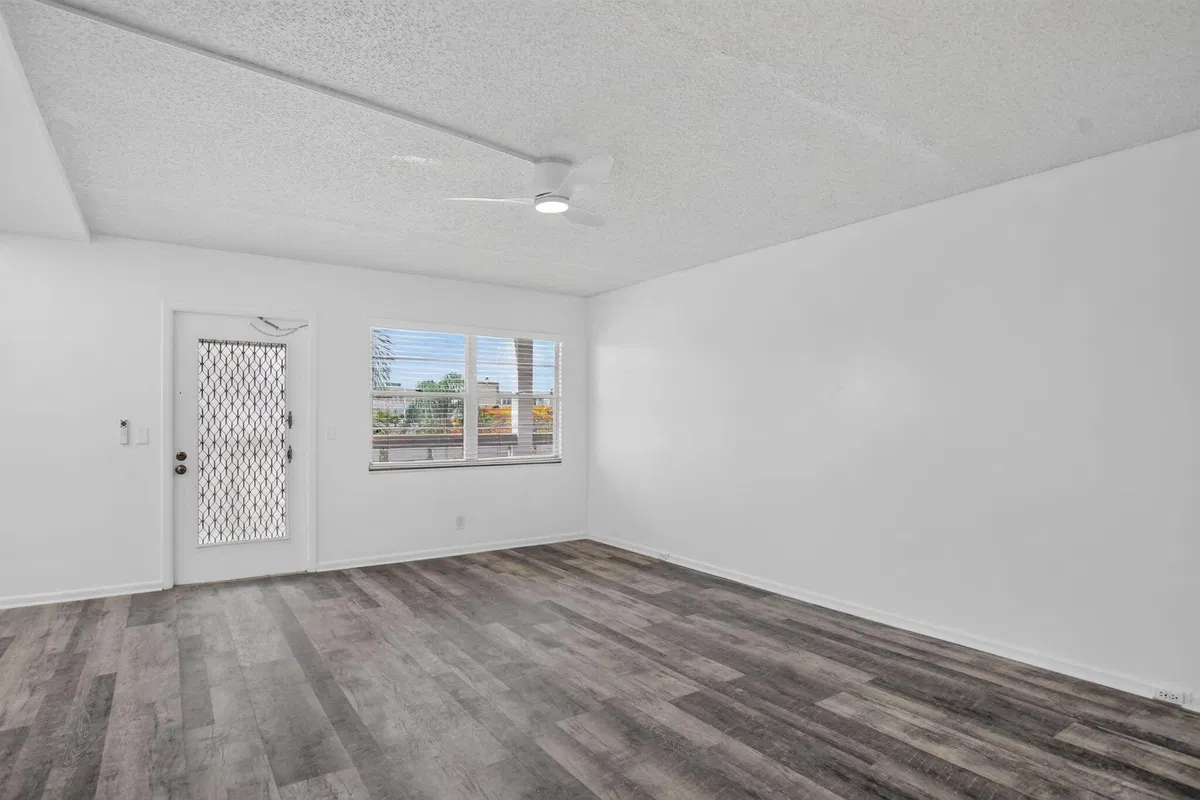 Residence photo 10
