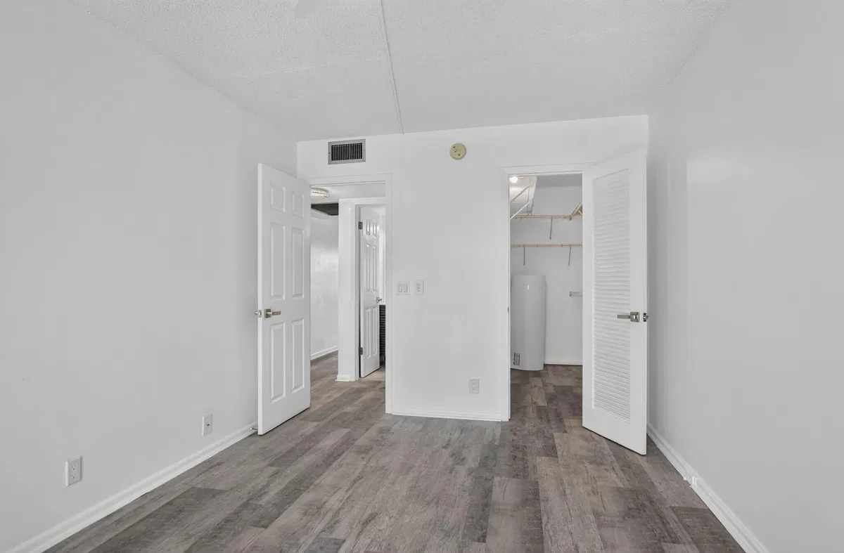 Residence photo 19