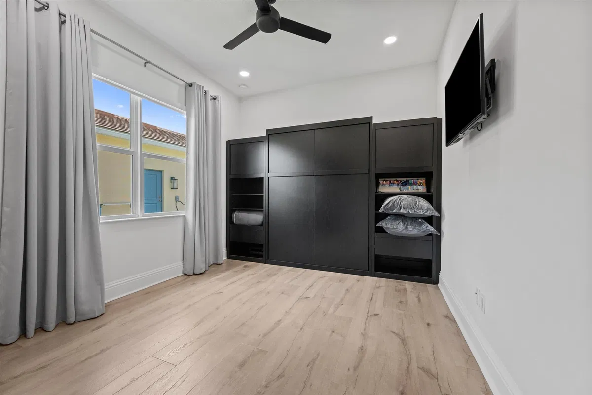  Residence photo 49