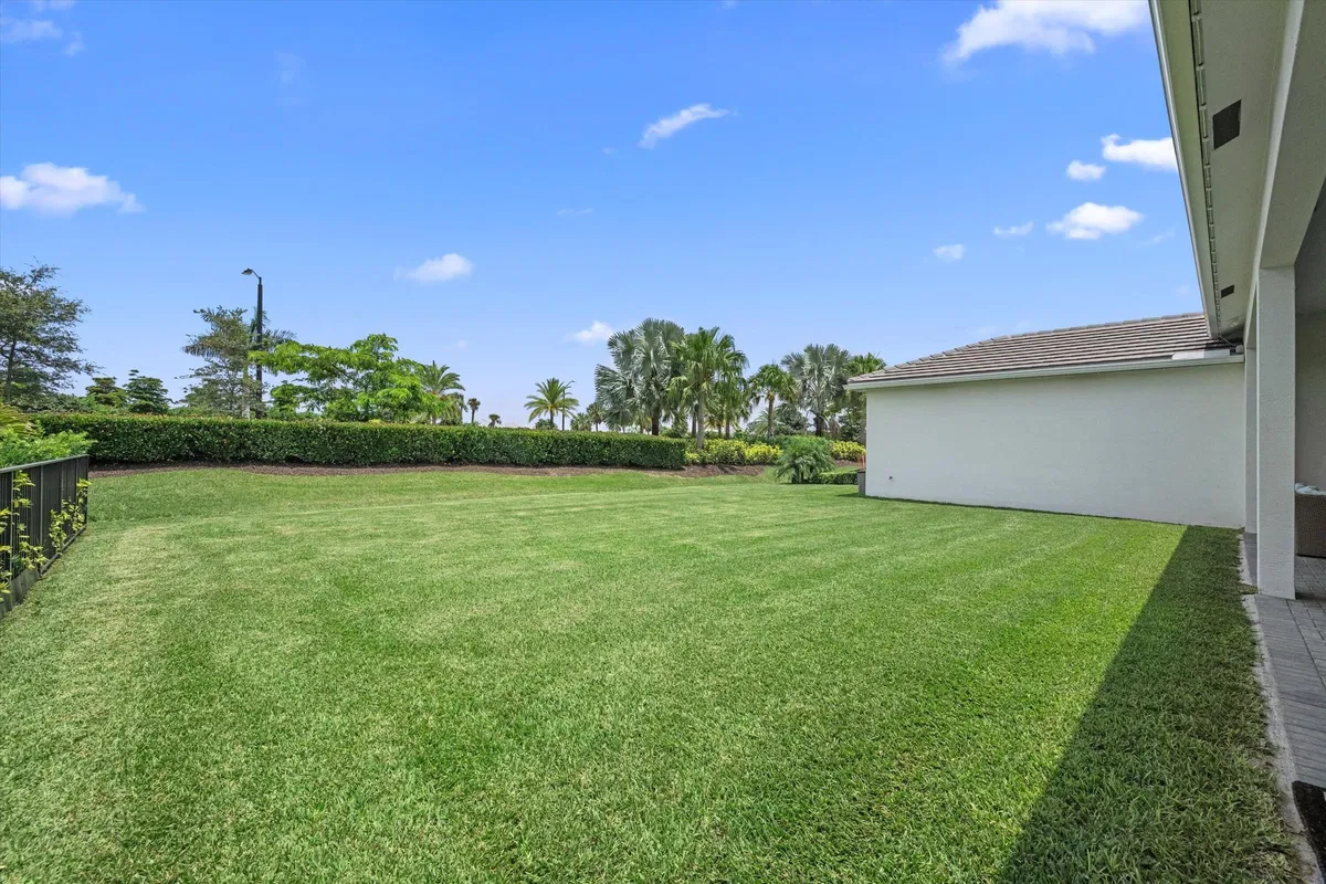  Residence photo 61