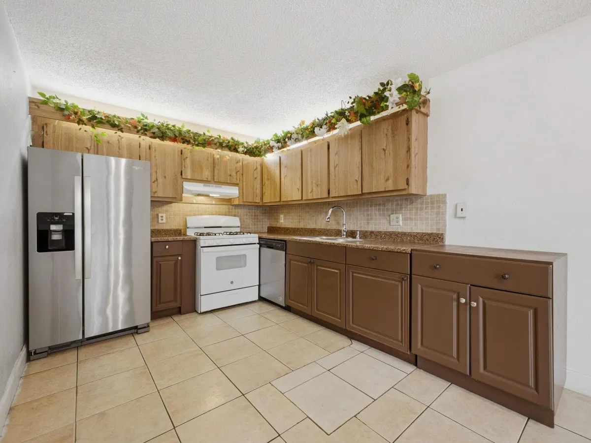 Residence photo 16