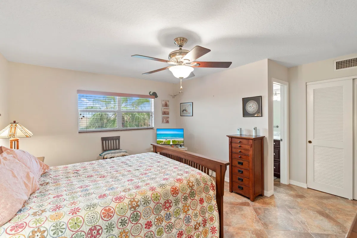  Unit 403 photo 25