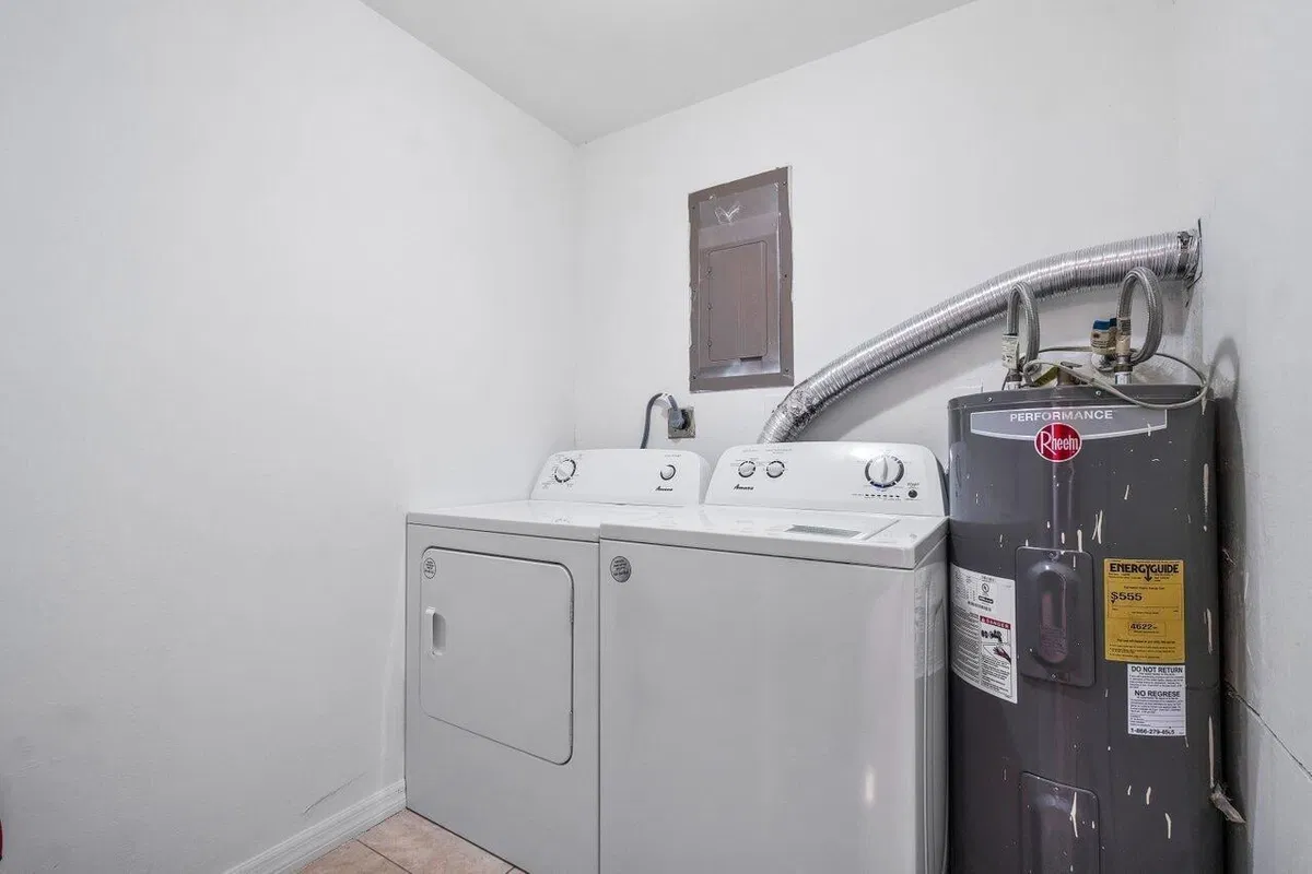 Residence photo 22