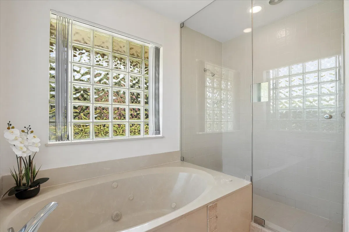 Boca Isles Residence photo 16
