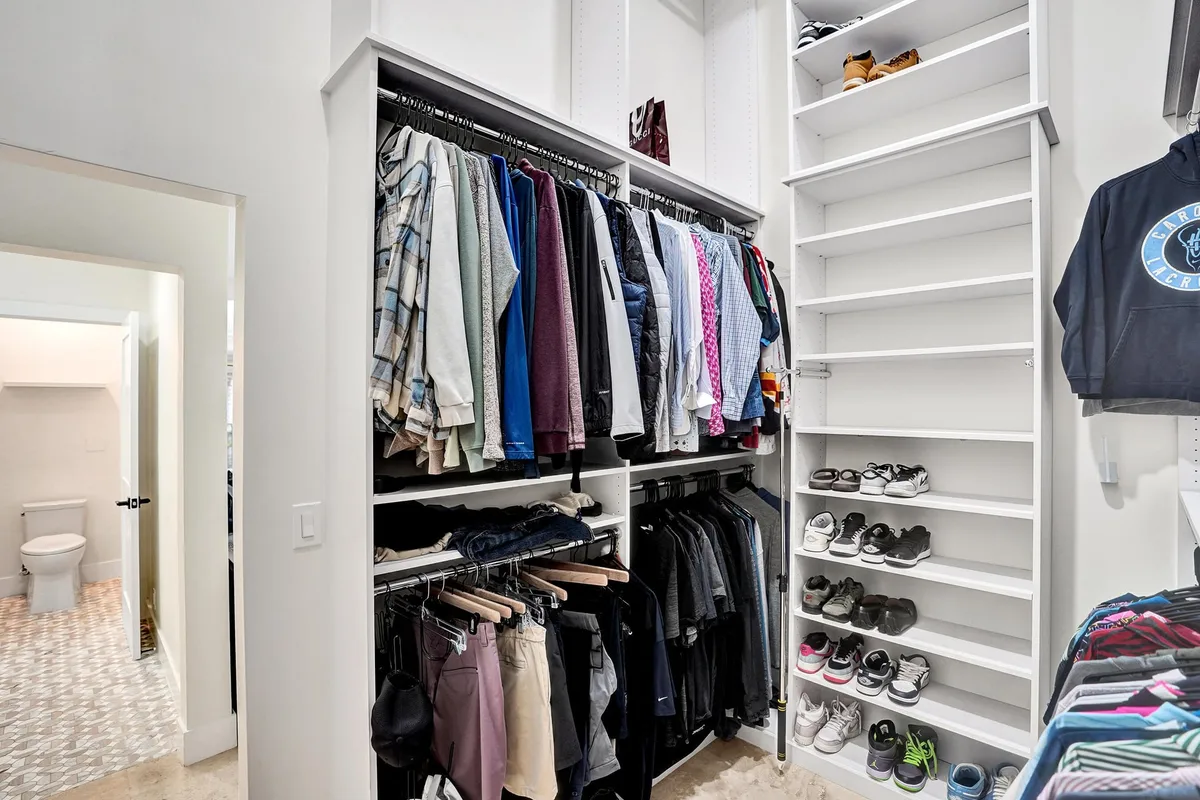 Residence photo 73