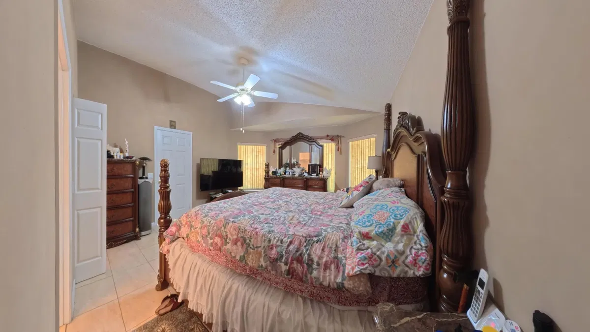 Residence photo 22