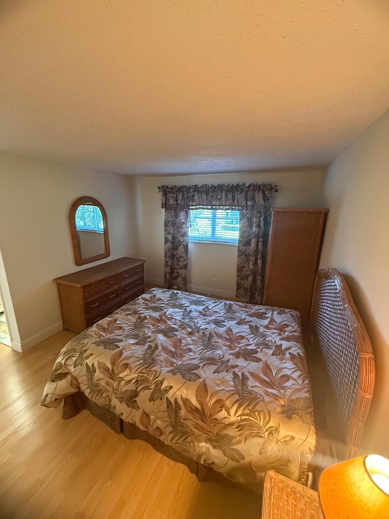 Unit 202 photo 4