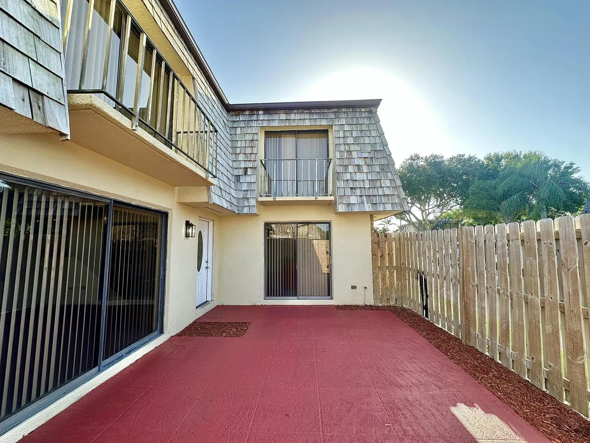 Residence photo 4