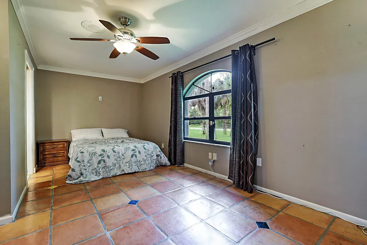 Residence photo 34