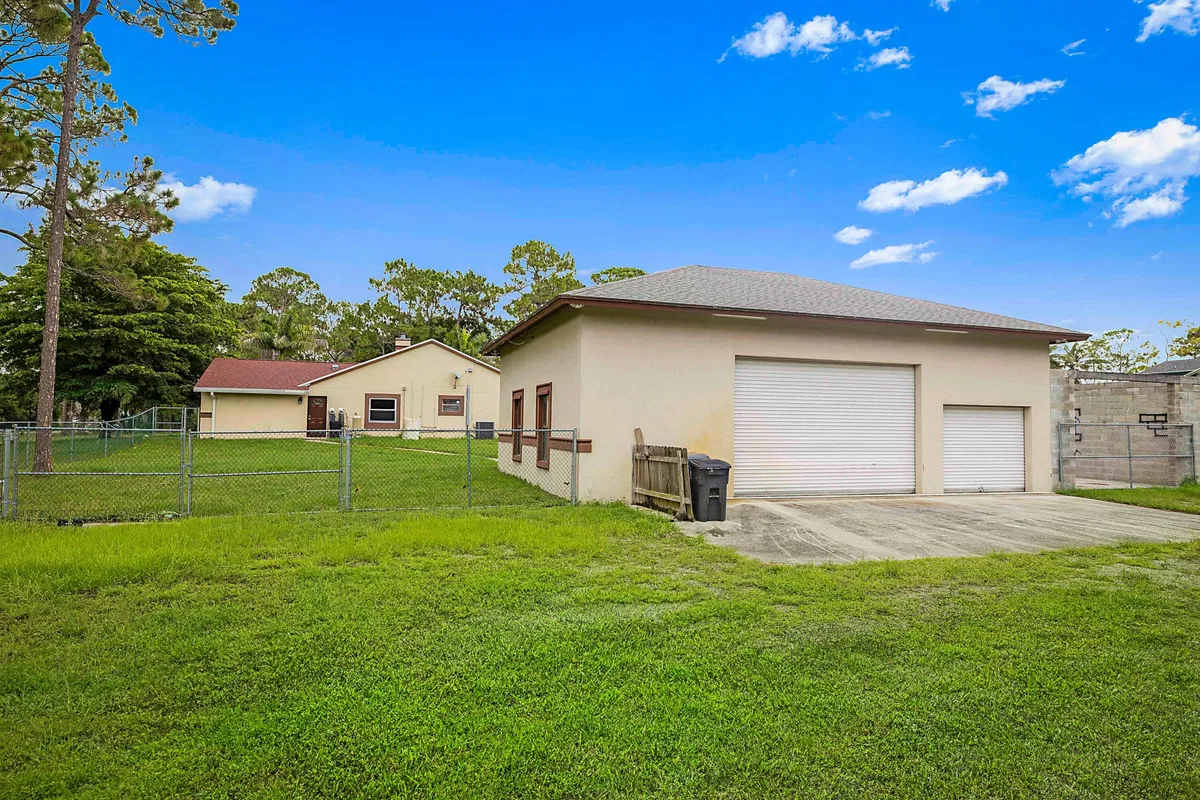 Residence photo 49