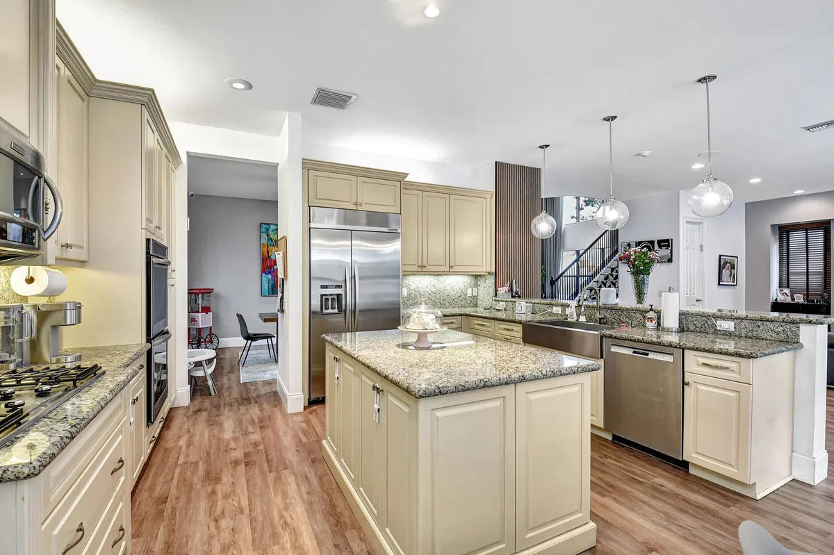 Residence photo 19