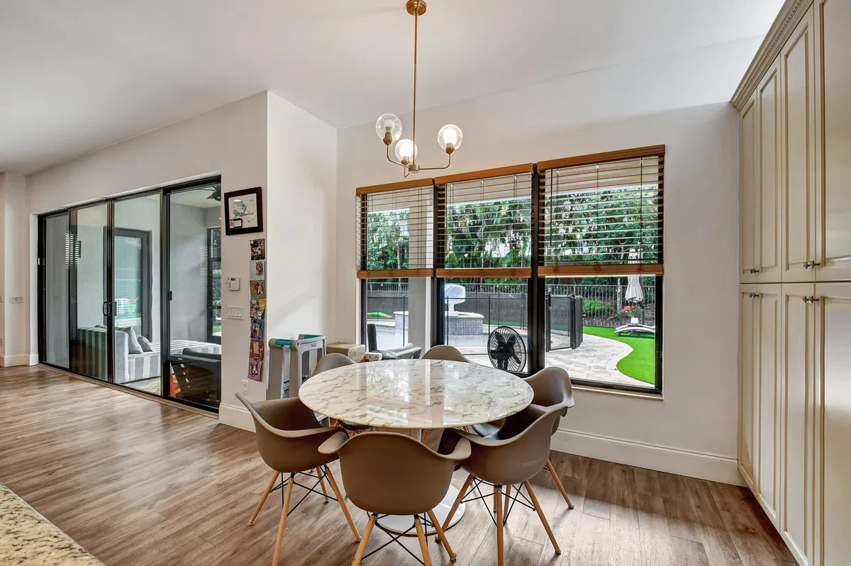 Residence photo 22