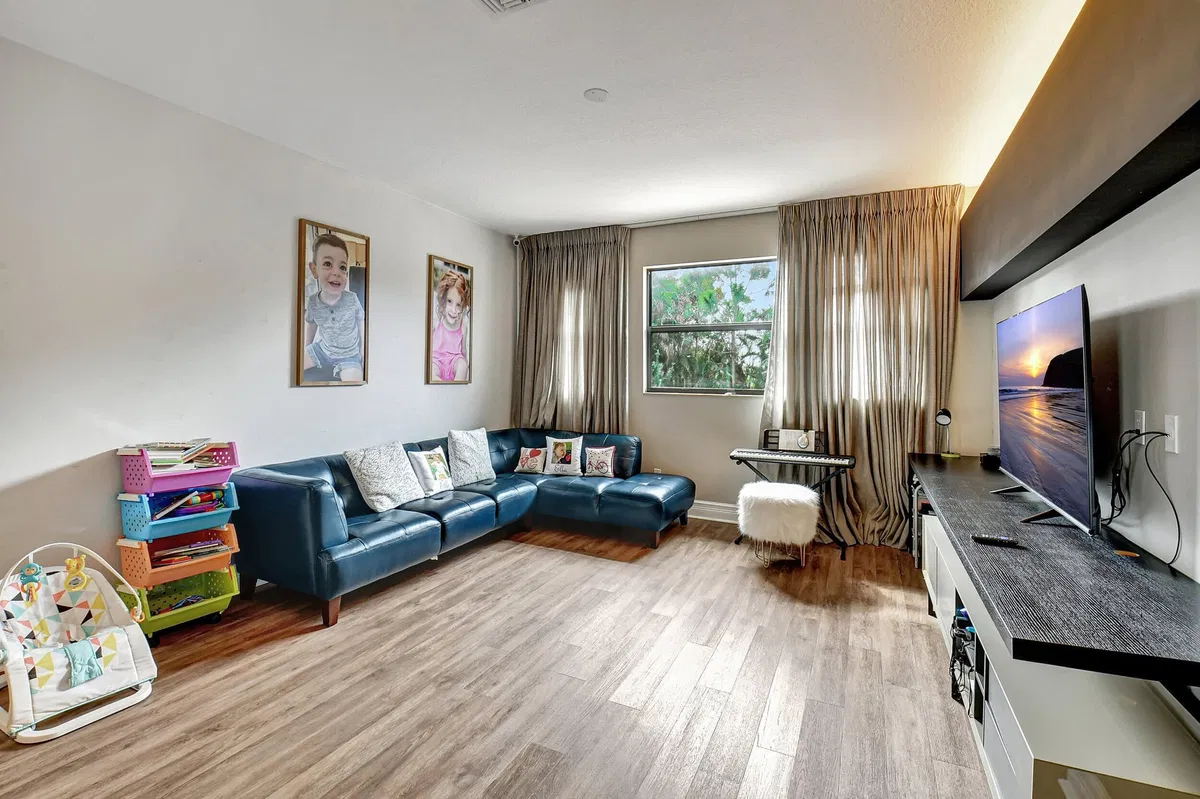 Residence photo 28