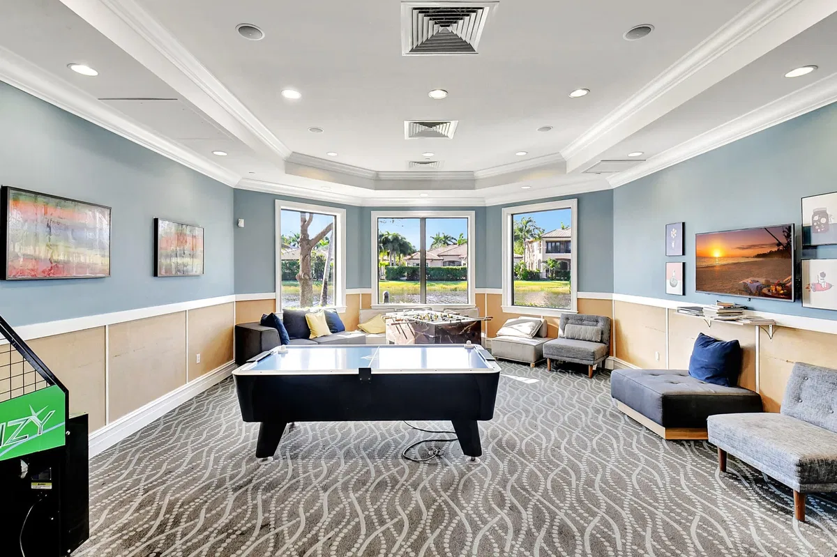 Residence photo 64