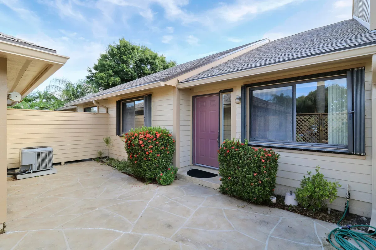 Residence photo 25