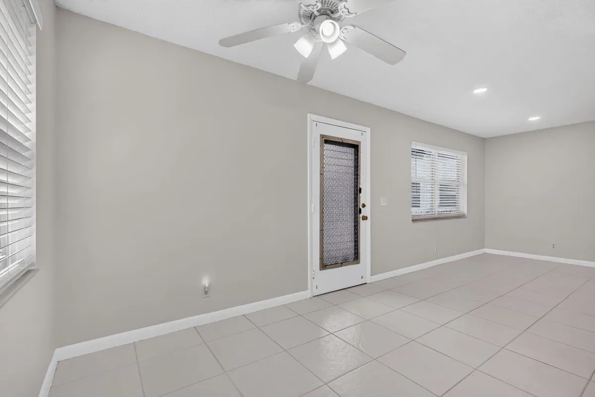 Residence photo 10
