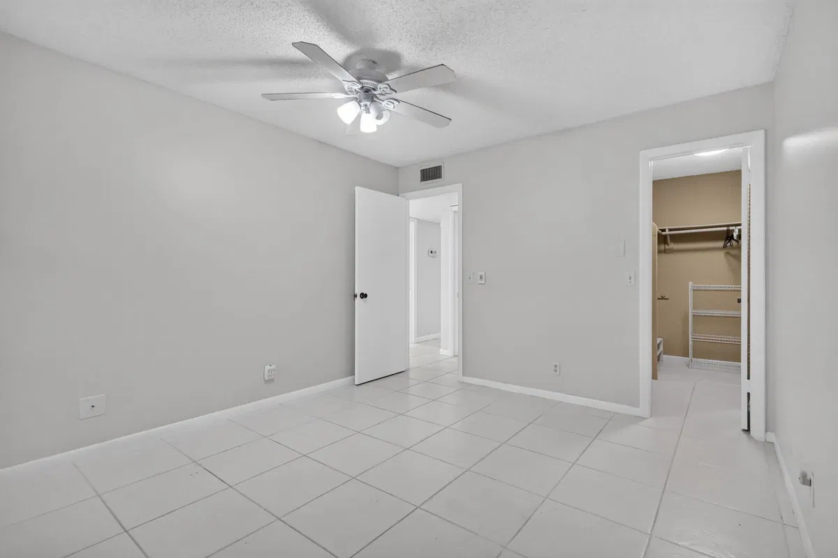 Residence photo 22