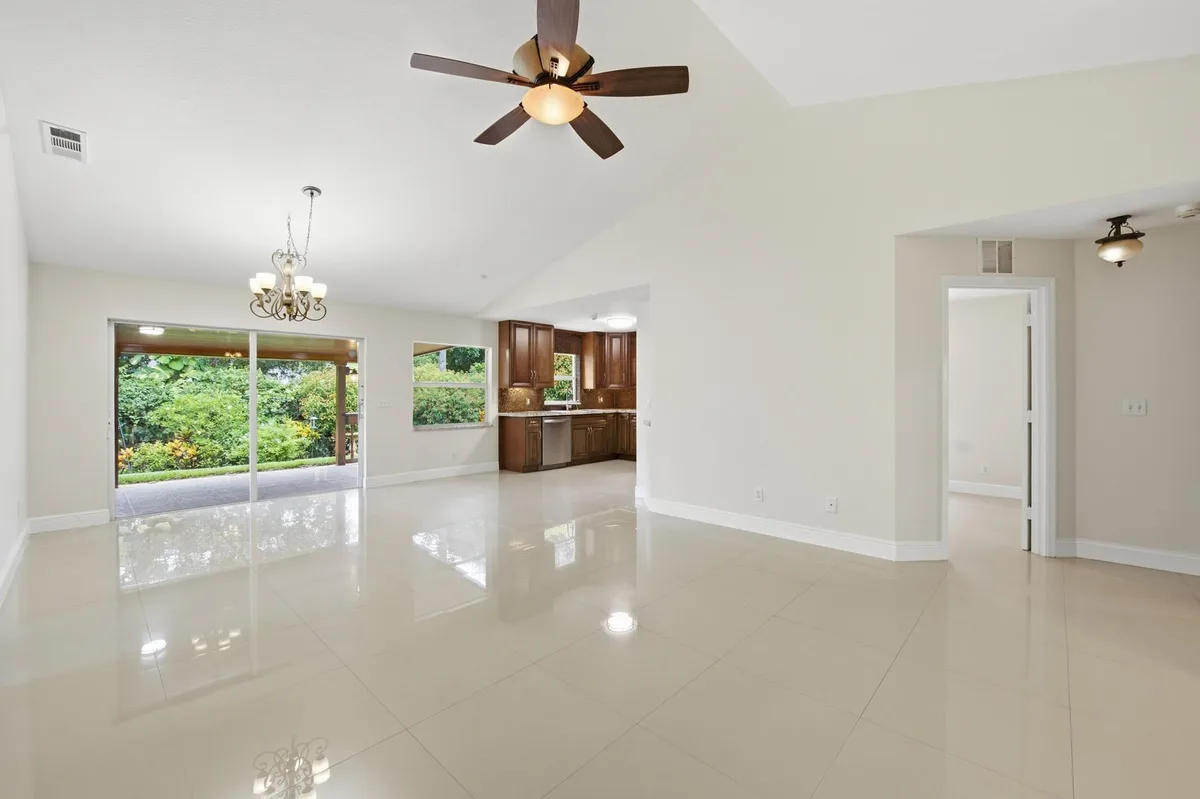 Residence photo 4