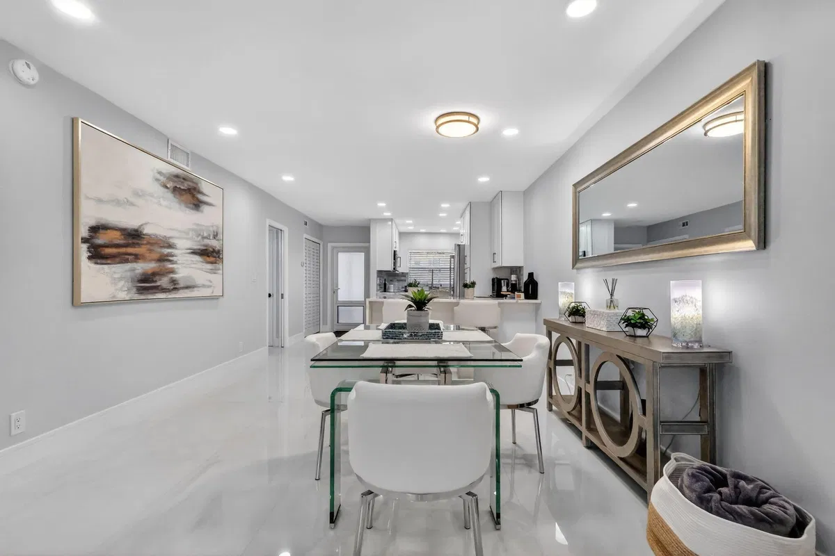 Unit 1250 photo 16