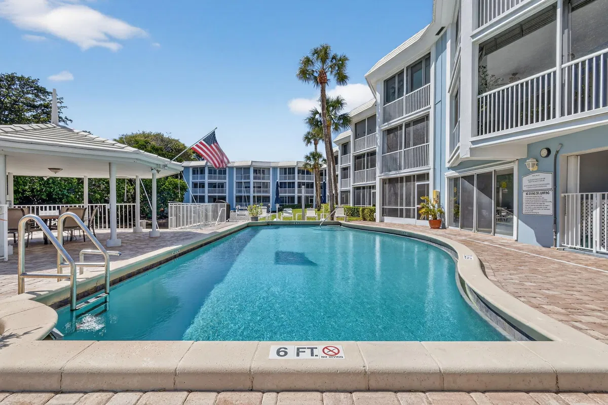 Unit 1250 photo 34