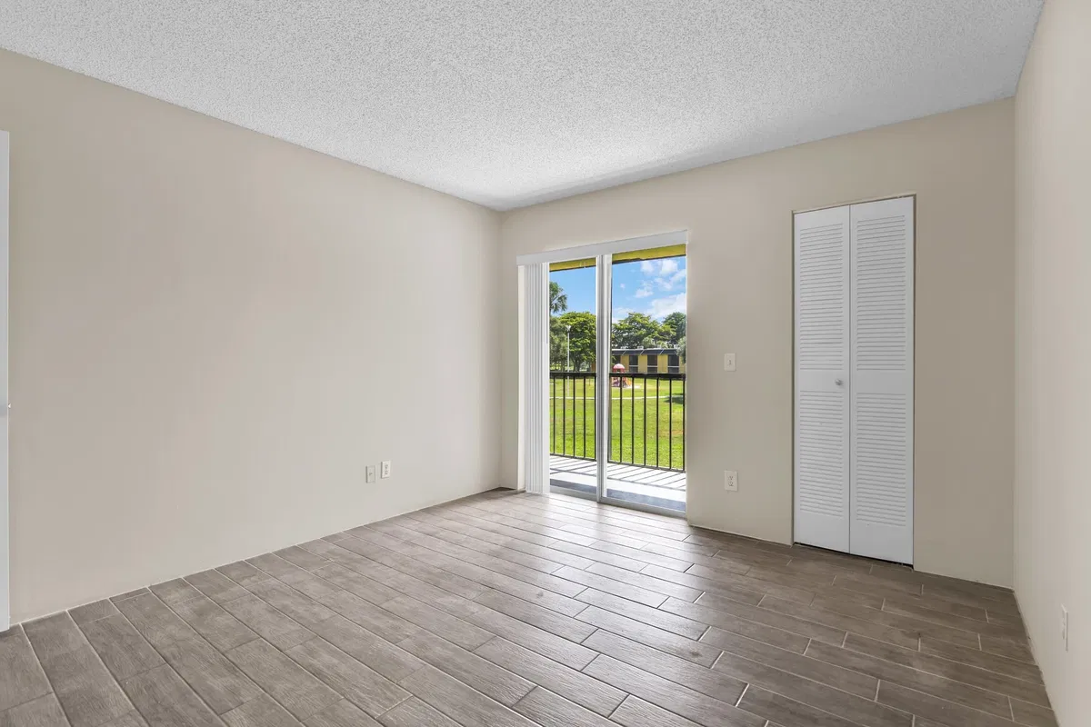 Residence photo 4